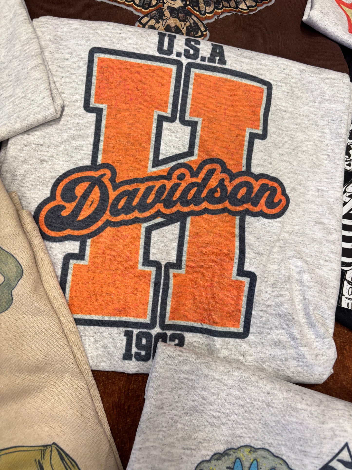 VARSITY HD TEE