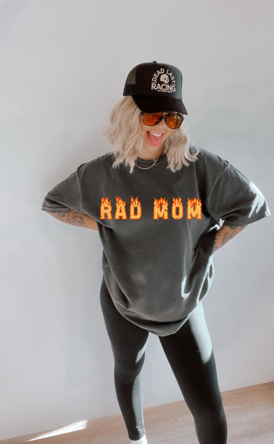 RAD MOM TEE