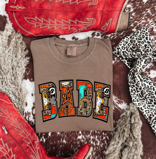 BABE COLLAGE COMFORT COLOR TEE