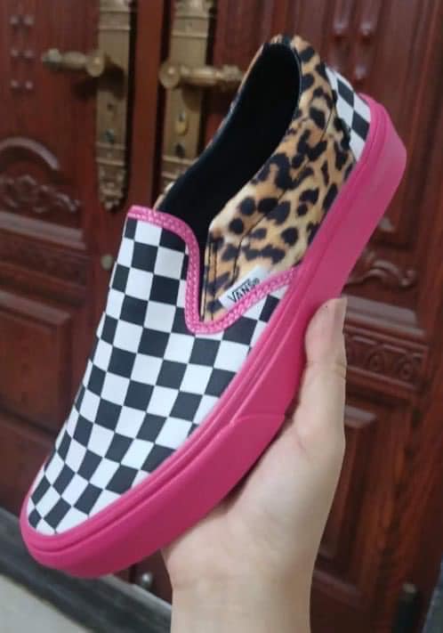 PINK AND LEOPARD SHOE