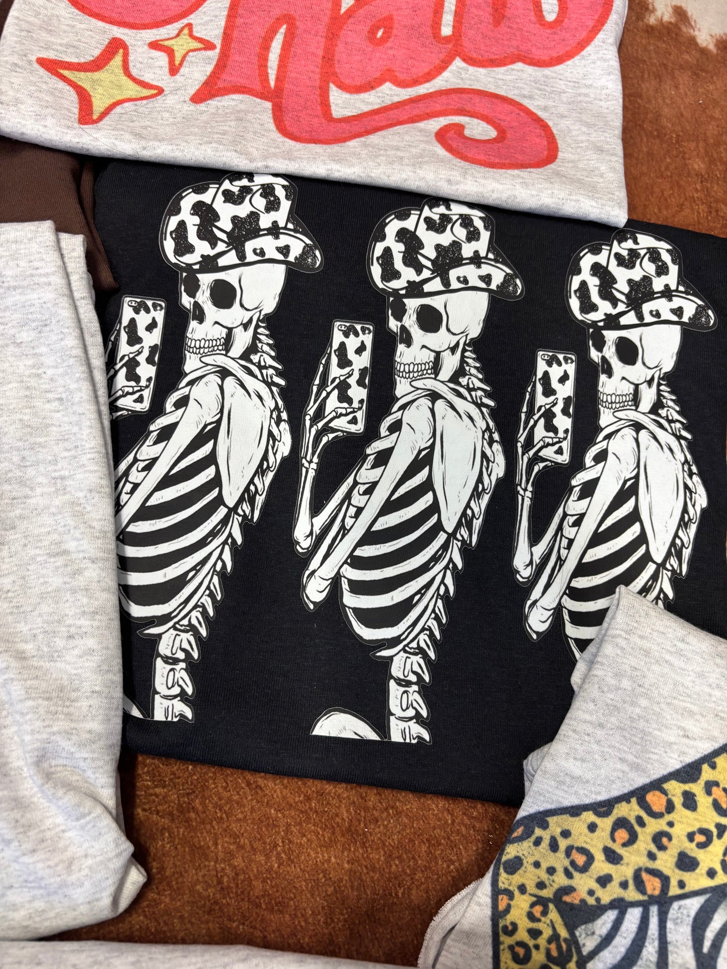 SELFIE SKELE TEE