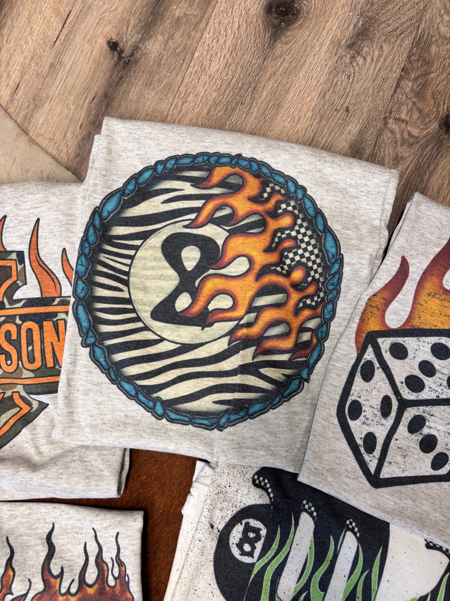 TIGER PRINT & FLAME 8 BALL TEE