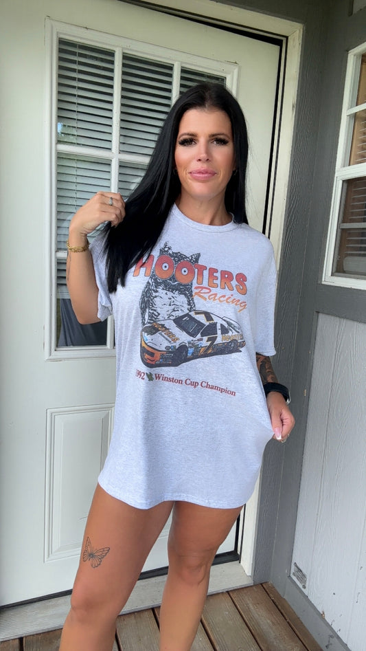 Hooters Racing Sub. tee