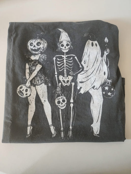 SPOOKY PIN UP COMFORT COLORS TEE